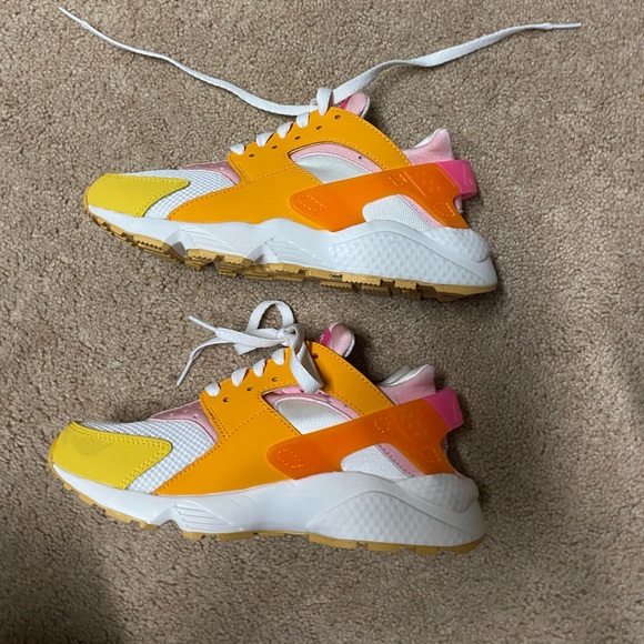 Nike Air Hurache - Picture 3 of 6